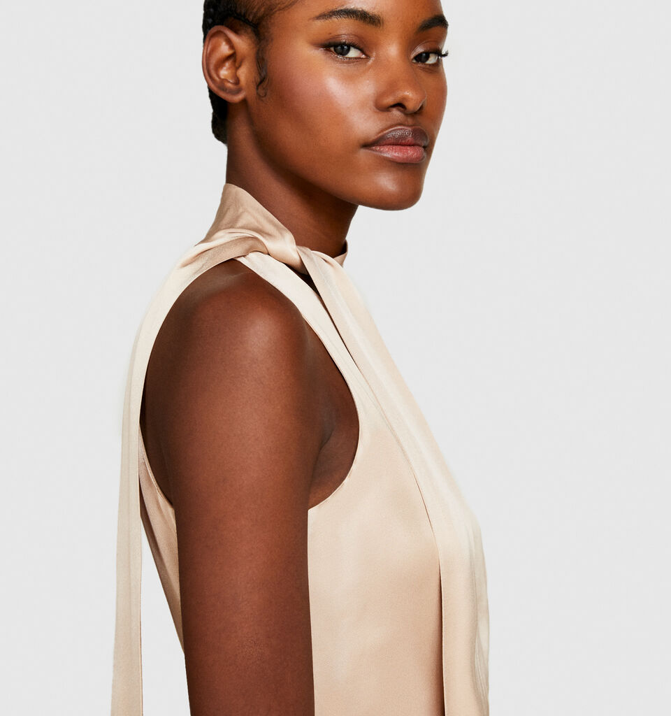 Satin dress with scarf - women's midi dresses - Nude | Sisley image number 5